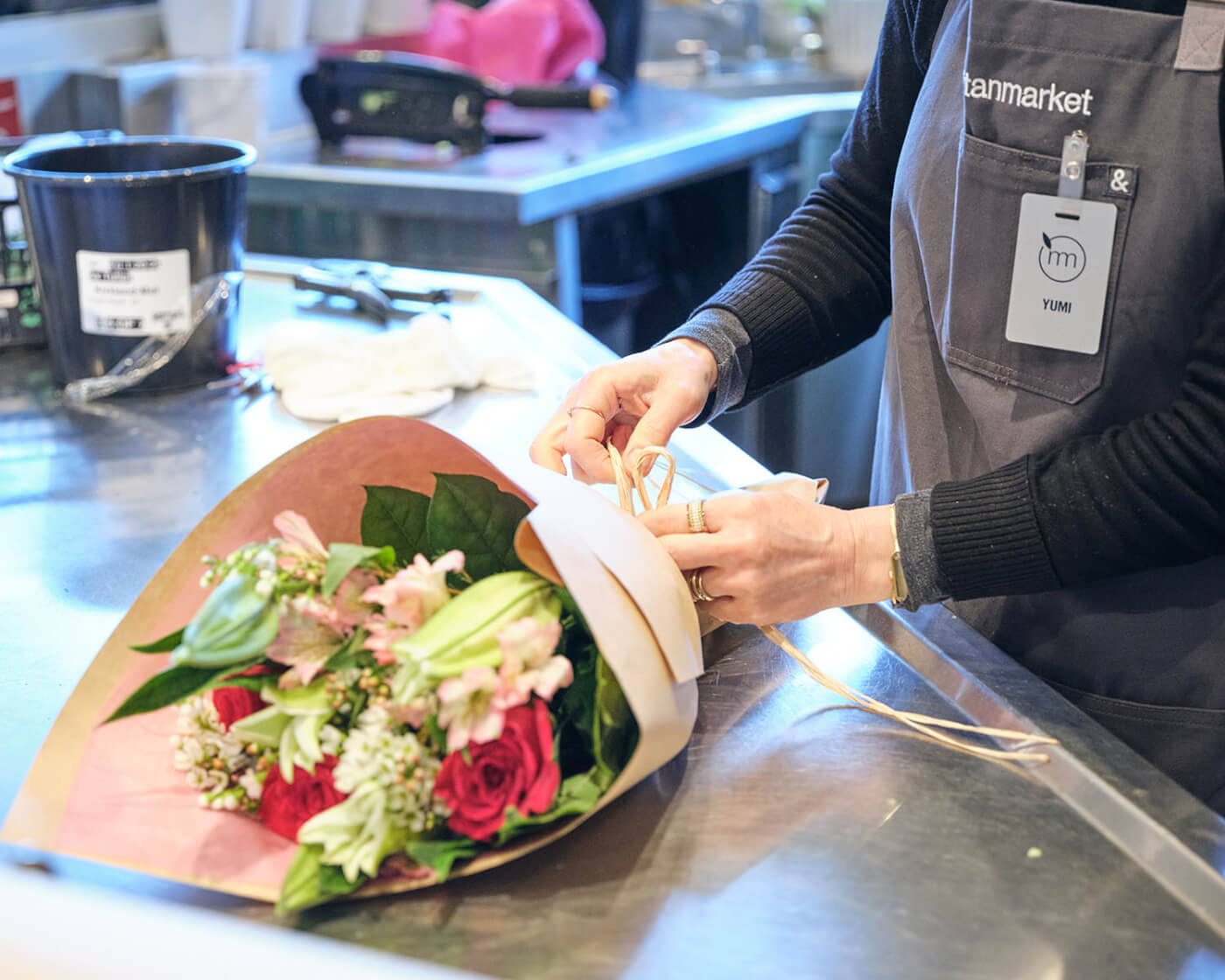 yumi han and her floral arrangements